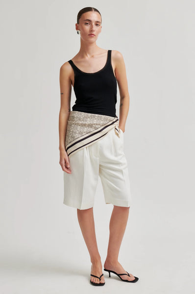 Lino Tailored Short - White Alyssum