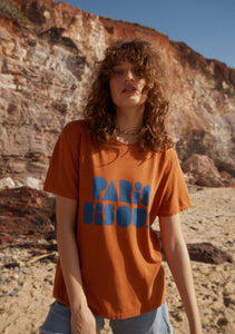 Paris Kisses Classic Tee - Terracotta