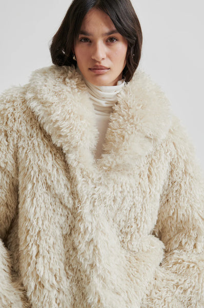 Ophie Fluffy Jacket - Tofu - et seQ fashion