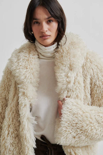 Ophie Fluffy Jacket - Tofu - et seQ fashion