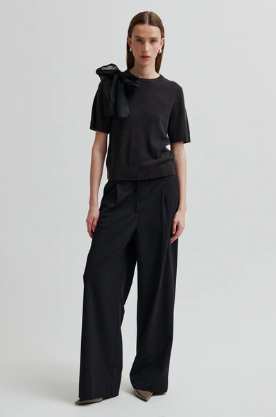 Leara Knit Bow Detail - Black Sand - et seQ fashion