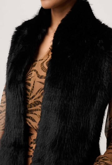 Hazel Faux Fur Vest - Black - et seQ fashion