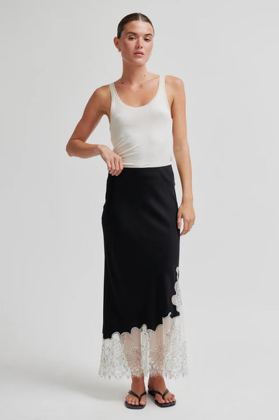 Wila Lace Hem Skirt - Black