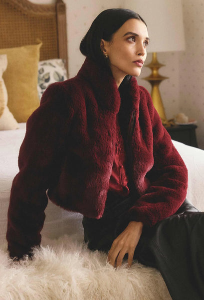 Dawn Faux Fur Cropped Jacket - Bordeaux - et seQ fashion